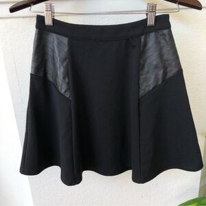Eric + Lani Black 90’s A-Line Mini Skater flounce flared Edgy Skirt size XS